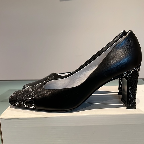 Python Skin Appliqué black 2” heels - Picture 4 of 7